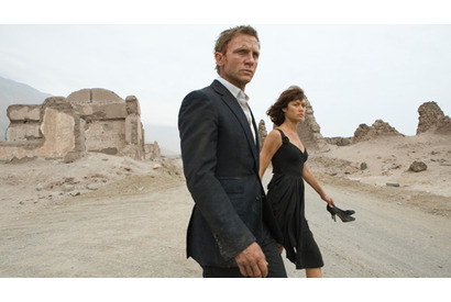 ファッション小噺vol.“100”　リトル・ブラック・ドレスでアクションを。 画像