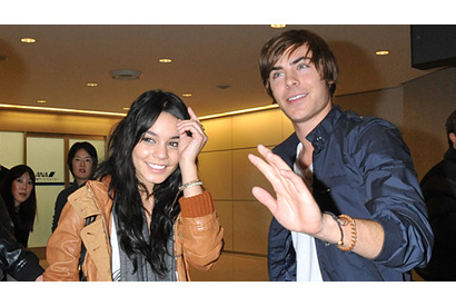 劇中だけでなくプライベートも一緒？　ザック＆ヴァネッサ揃って来日で成田熱狂 画像