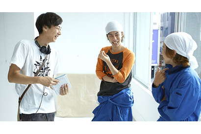 RAD野田洋次郎が全開スマイル！ 『トイレのピエタ』撮影現場写真を独占入手 画像