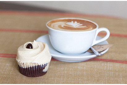 【3時のおやつ】“父の日”に向けたビターな大人のカップケーキ発売！「マグノリアベーカリー」 画像