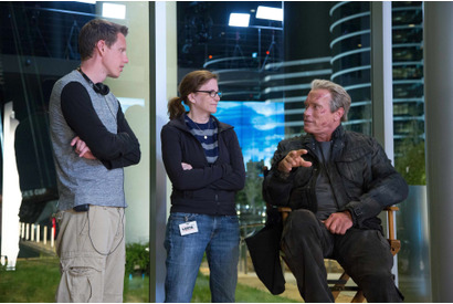 【特別映像】『ターミネーター』シュワ万感のクランクアップに、バス大回転も！ 画像