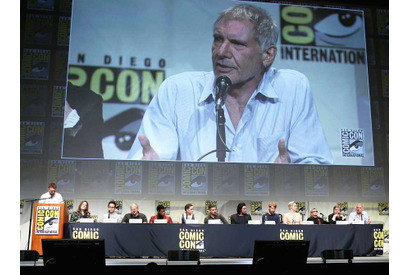 『スター・ウォーズ』新悪役カイロ・レンの正体が遂に明らかに！ 画像