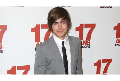 ザック・エフロン、パリで新作プレミアに登場。ミュージカル映画はもう卒業か？ 画像