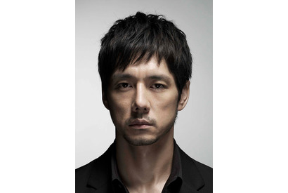 西島秀俊、天才医師役に！ 新ドラマ「無痛～診える眼～」で伊藤淳史とタッグ 画像