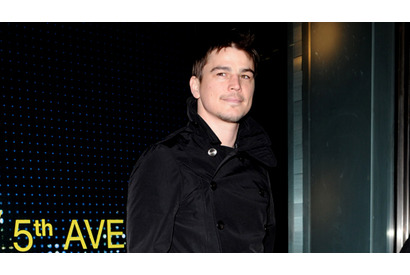 消化器疾患で倒れたジョシュ・ハートネットが無事退院 画像