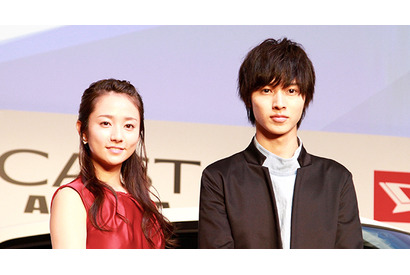 山崎賢人、木村文乃からのドライブデートの誘いにハニカミ 画像