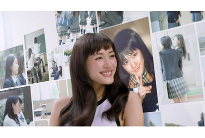 綾瀬はるか、16歳の自分と共演！「いつかはバサッと切ってみたい」 画像