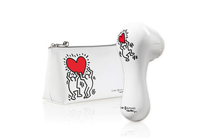 人気の音波洗顔器「クラリソニック」、アーティなキース・へリングバージョンで登場 画像