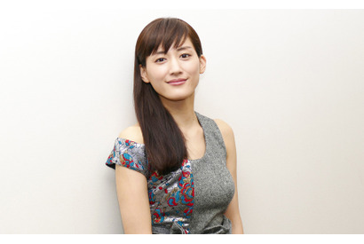 【インタビュー】綾瀬はるか、恋人の“元カノ”気になる？『ギャラクシー街道』で宇宙人役に挑戦 画像