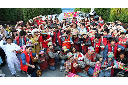 【USJ】デロリアン前に300人のゲストが集結！30年後の“未来”記念日をパークで祝福 画像