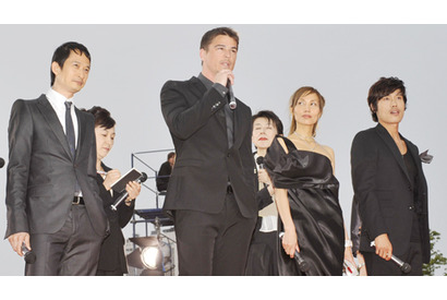 “ホスト”キムタクのもてなしでビョンホン、ジョシュ揃い踏み　3,660人が悲鳴！ 画像