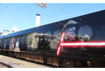 R2-D2＆BB-8ら人気ドロイドも登場「スター・ウォーズ／フォースの覚醒」号お披露目 画像