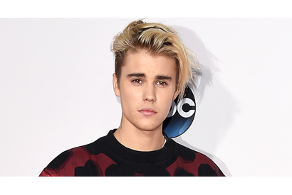 ジャスティン・ビーバー、全英チャートでトップの座を奪う！ 画像