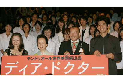 瑛太、鶴瓶と過ごしたひと夏の思い出にニンマリ　「本当にずーっと一緒にいました」 画像