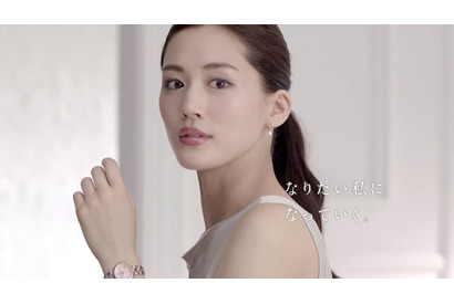 綾瀬はるか、松たか子書き下ろし楽曲に乗せてエレガント女子に！新CM 画像