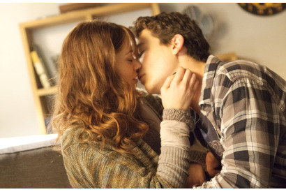 【特別映像】マイルズ・テラー、”ネット恋活”中？『きみといた2日間』 画像