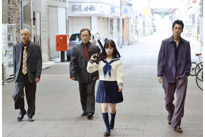 橋本環奈、ヤクザたちに諭す！『セーラー服と機関銃』劇場マナーCM動画 画像