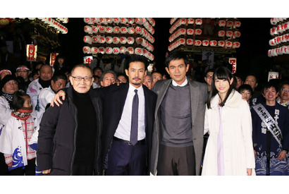 竹野内豊＆江口洋介、凱旋イベントで大感謝！「ここまで役を愛せた作品は初めて」 画像
