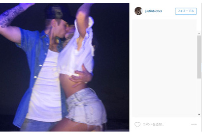 ジャスティン・ビーバー、ヘイリー・ボールドウィンとの熱烈キスを公開 画像