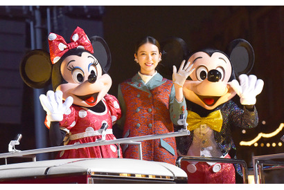 【ディズニー】武井咲がミッキー＆ミニーとドライブ！一夜限定スペシャルナイトに登場 画像