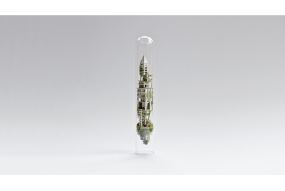 指先から生まれるミニチュア世界！試験官の中に収められた景観の一角 画像