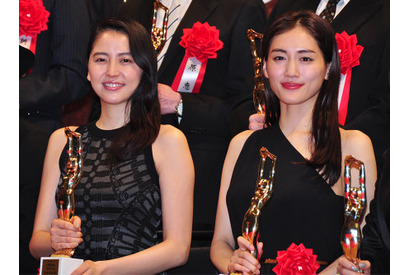 綾瀬はるか＆長澤まさみ、“姉妹”でセクシードレス競演！ 画像