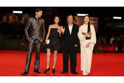 塚本晋也、深夜のヴェネチアを興奮の渦に「レッドカーペット歩けるのはすごいこと」 画像