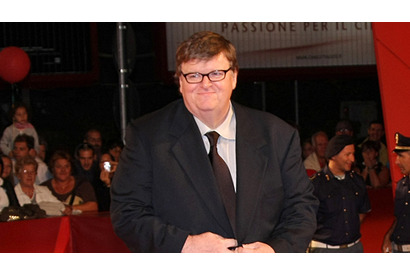 M・ムーアの経済ドキュメンタリーがヴェネチアを席巻！　上映後10分間観客総立ち 画像