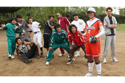 永山絢斗、金メダリストの剛速球に感動！　初主演作『ソフトボーイ』撮影現場公開 画像