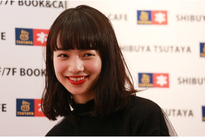 小松菜奈「プラベートと仕事を両立させていきたい」　1st写真集発売 画像