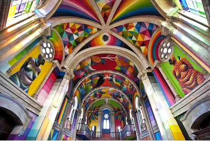 歴史ある教会を再利用！　“カオス”なスケートパーク 画像