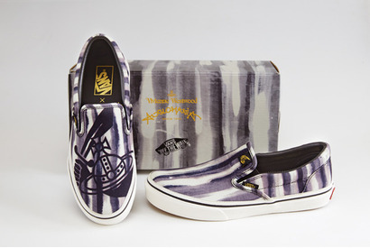 「ヴィヴィアン・ウエストウッド アングロマニア」×「ヴァンズ」、コラボシューズ発売 画像