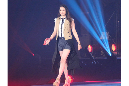【GirlsAward2016 S/S】開幕！ 女優・武井咲がオープニングを飾る 画像