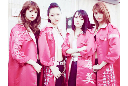 小島藤子＆E-girls、ポップでキュートに強面披露!? 20週連続企画第8弾『HiGH＆LOW』 画像