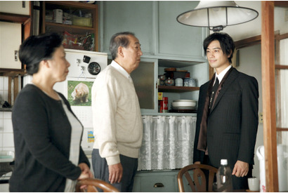 【特別映像】斎藤工から大事なお願い!?　映画『団地』式劇場マナーCM到着 画像