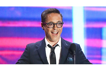 ロバート・ダウニー・Jr、自分の記事を読むことが大好き!? 画像