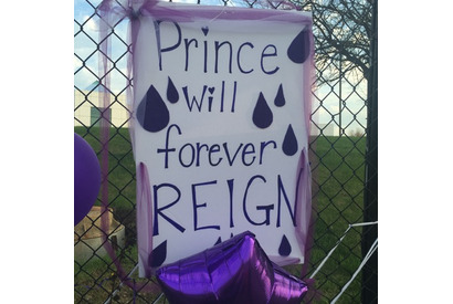 【ハリウッドより愛を込めて】 PURPLE REIGN（紫の時代）…プリンスを偲んで 画像