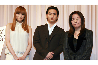 サトエリ＆柳楽優弥、カンヌで「運命の出会いをした」　『すべては海になる』完成披露 画像