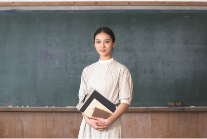 武井咲、夏目雅子が演じた駒子先生を熱演！ 「瀬戸内少年野球団」 画像