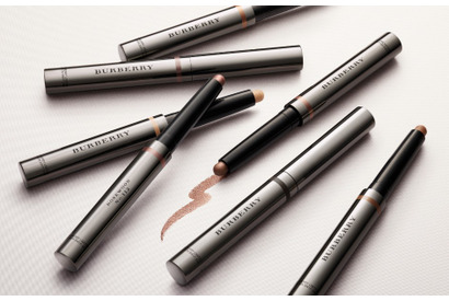 「バーバリー」、エフォートレスな目元を叶えるペン型アイカラーが新発売 画像