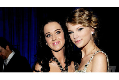 ケイティ・ペリー、ハッキングされて宿敵テイラー・スウィフト宛に勝手にツイート 画像