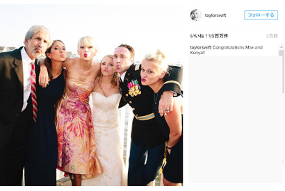 テイラー・スウィフト、ファンの結婚式にサプライズ出席で歌を披露 画像