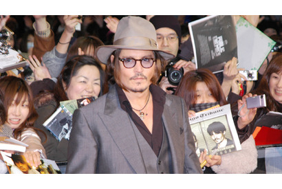 ジョニー・デップ「ファンこそ僕のボス！」　ファンサービスNo.1男の面目躍如　　 画像