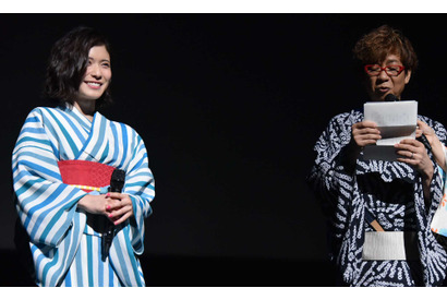 松岡茉優、サプライズの手紙に号泣も「カメラを気にしていた」と共演者から暴露される 画像