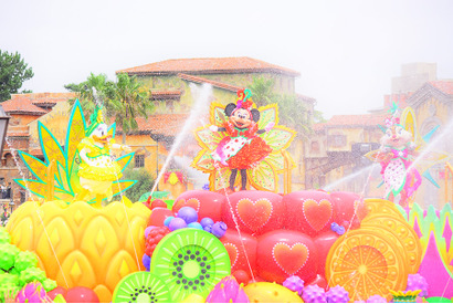 【ディズニー】パークに夏がやってきた！大量の水しぶきで気分爽快の夏イベ盛大に開幕 画像