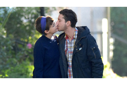 シャイア・ラブーフ、ゴールデン・グローブ賞候補の恋人とL.A.をデート 画像