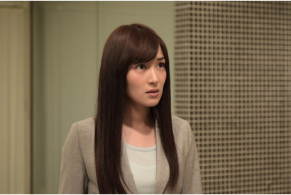 高梨臨、「代償」で小栗旬の婚約者に！ 恐怖と不安で揺れる弁護士役に挑戦 画像