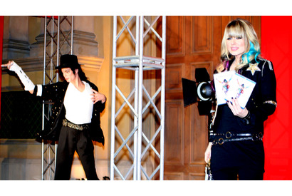 マイケル人形が生々しすぎて、横に立てない！　オリアンティ、亡きマイケルと幻の競演 画像