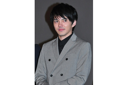 林遣都、淵上泰史との濃厚シーンは「いい味」　川口春奈も「まんざらでもないのが伝わってきた」と証言 画像