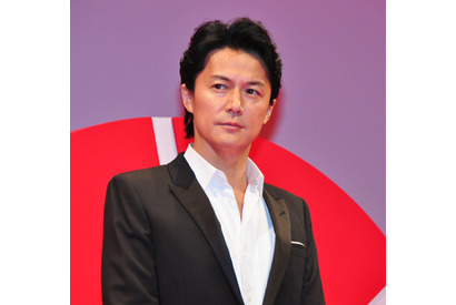 福山雅治、アドリブ演技は全て下ネタ！ 吉田羊に体をこすりつける!? 画像